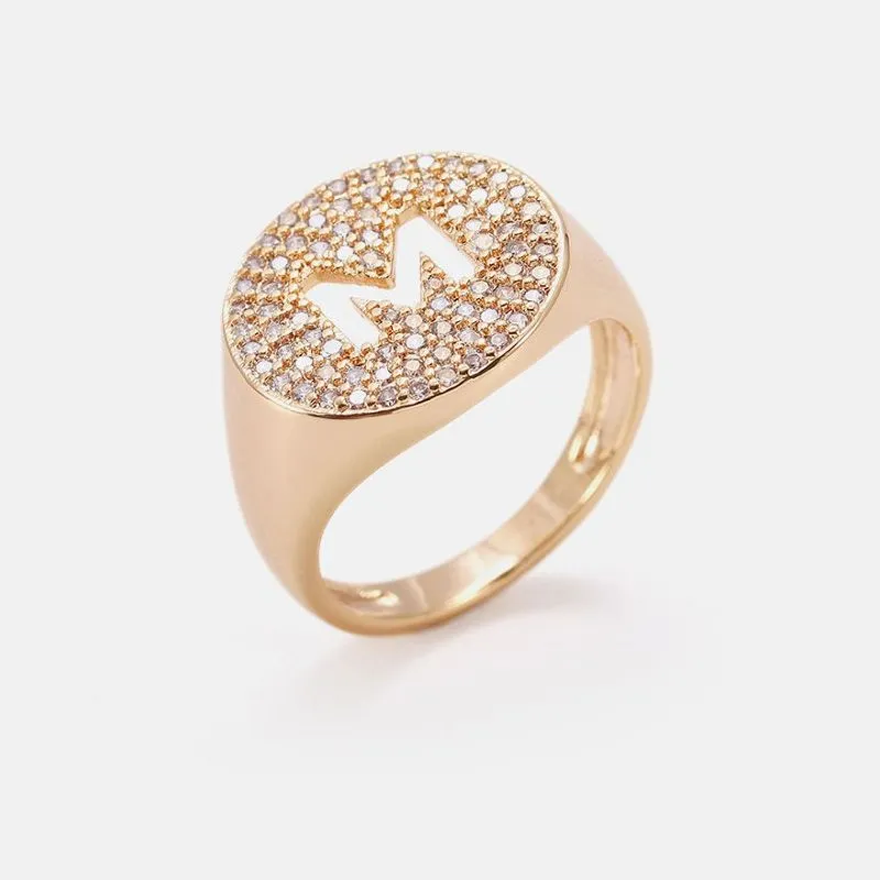 Prsten s inicijalima M